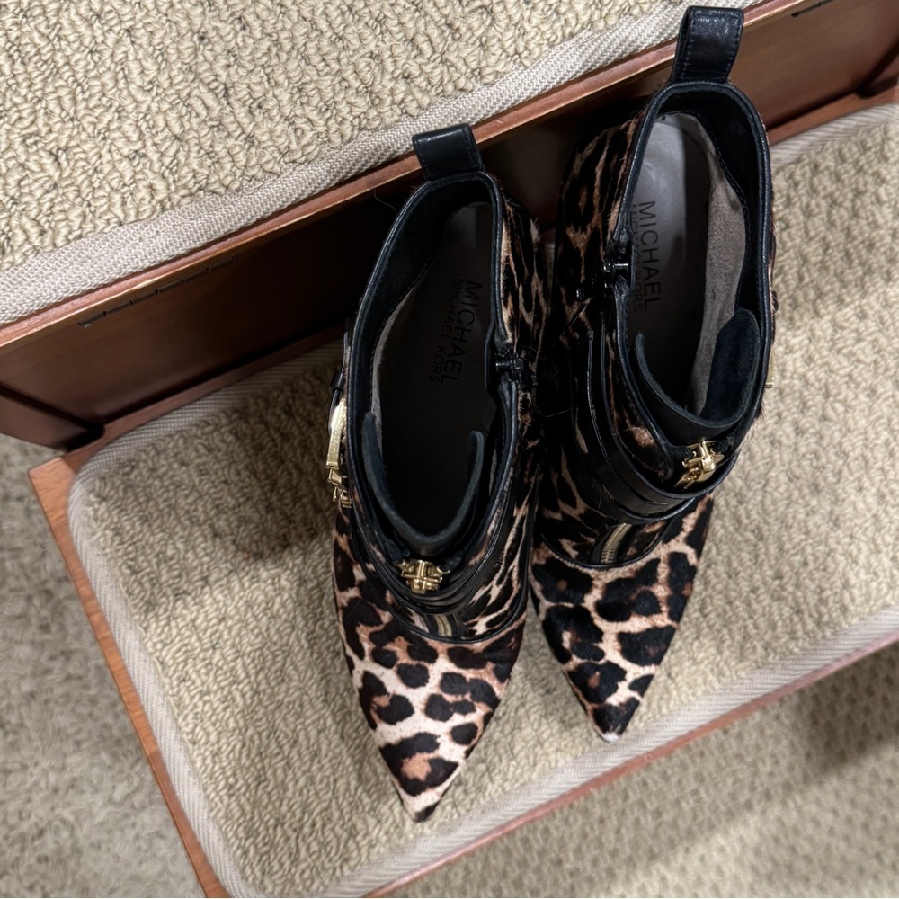 Michael Kors, like new, size 8, leopard ankle booties - Picture 6 of 10
